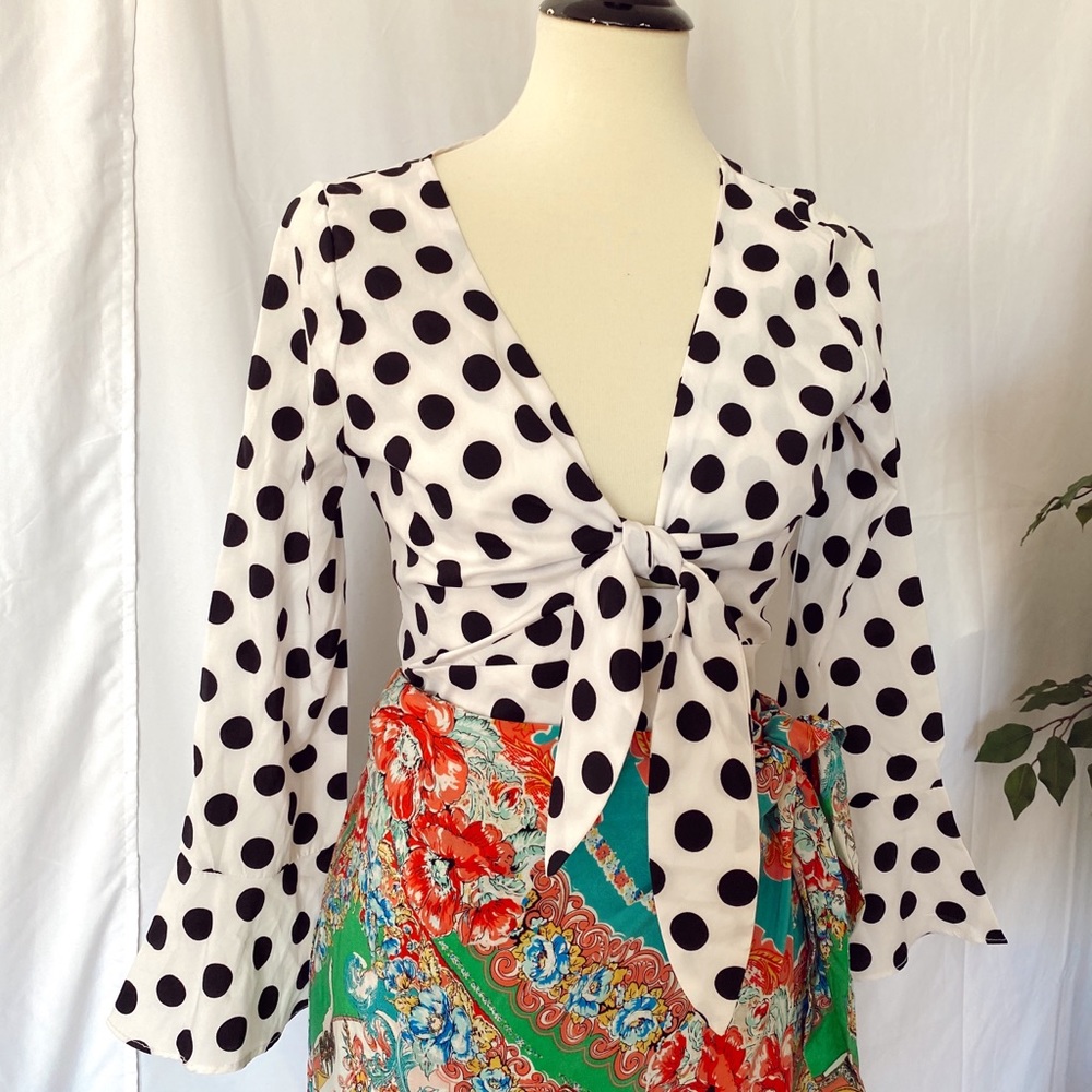 Polka dot cropped blouse